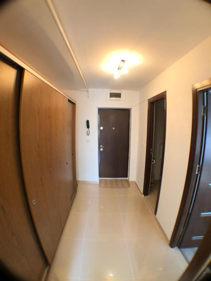Le Garcon De Cristina-Simple,Quiet,Spacious Studio Bukares Bagian luar foto