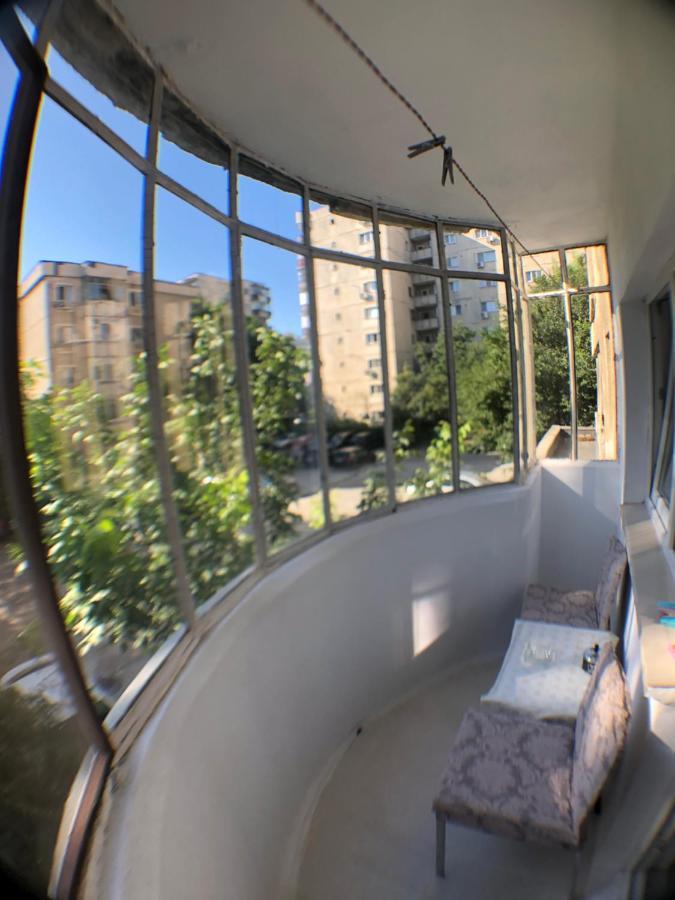 Le Garcon De Cristina-Simple,Quiet,Spacious Studio Bukares Bagian luar foto